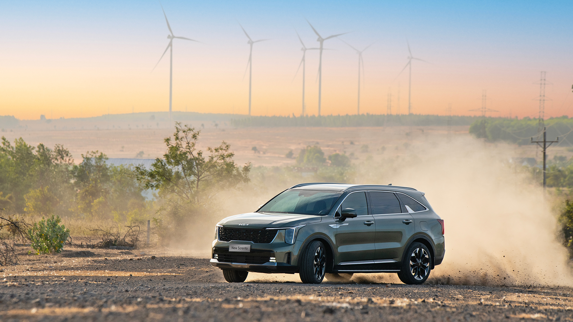 VẬN HÀNH MẠNH MẼ, CHINH PHỤC MỌI ĐỊA HÌNH